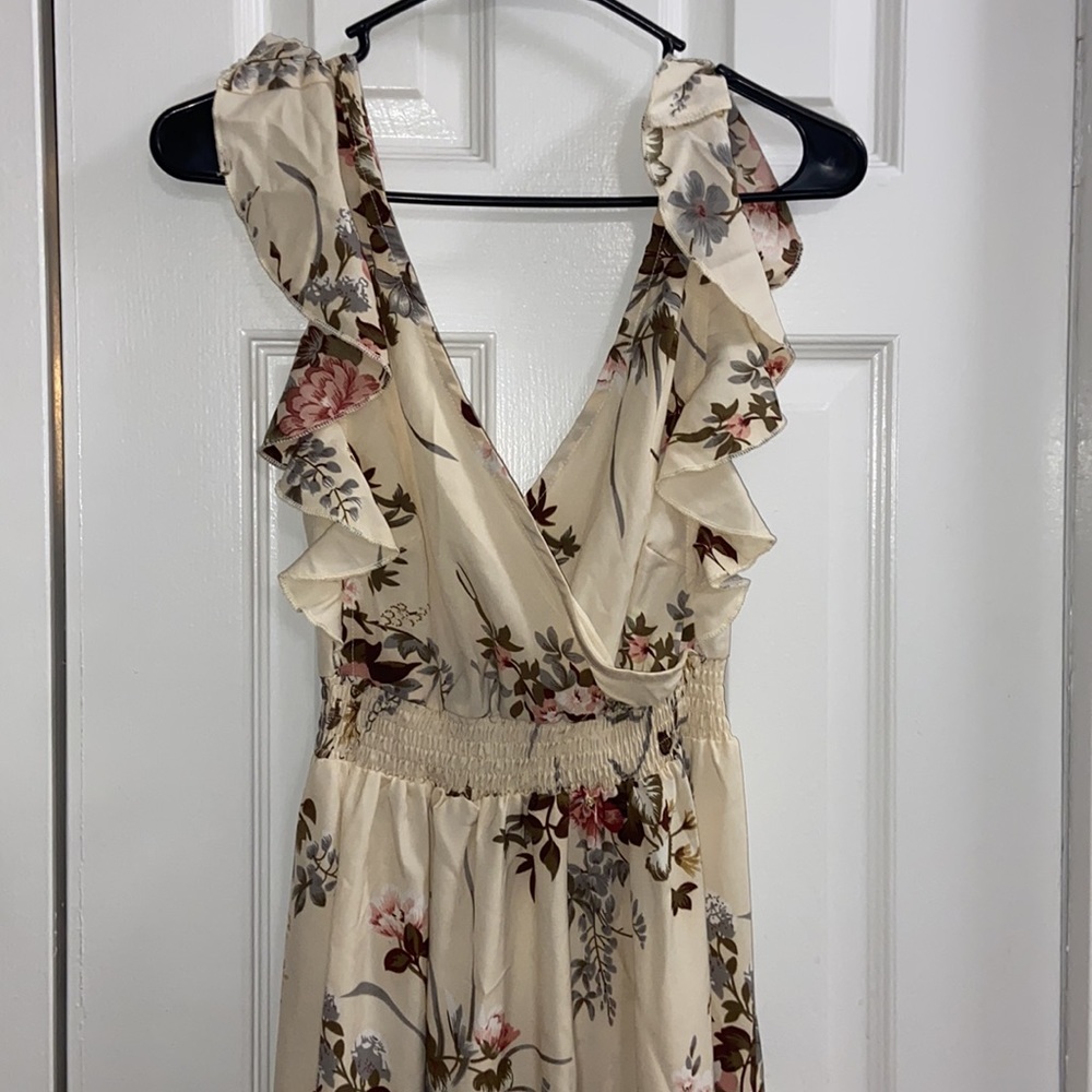 Floral dress ruffle tie back - Picture 3 of 5